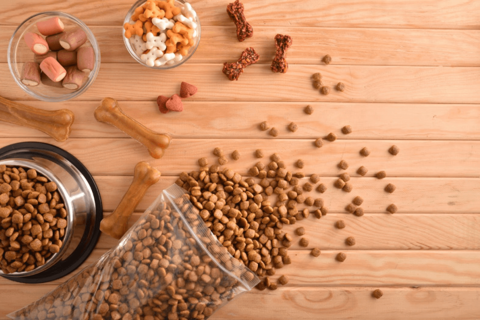 Hondenvoer en Snacks